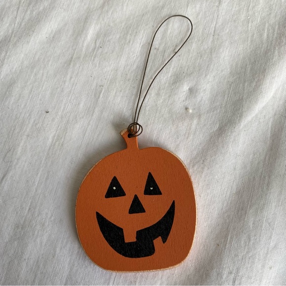 Halloween Decor Set of 6 Wood Ornaments - Picture 8 of 9